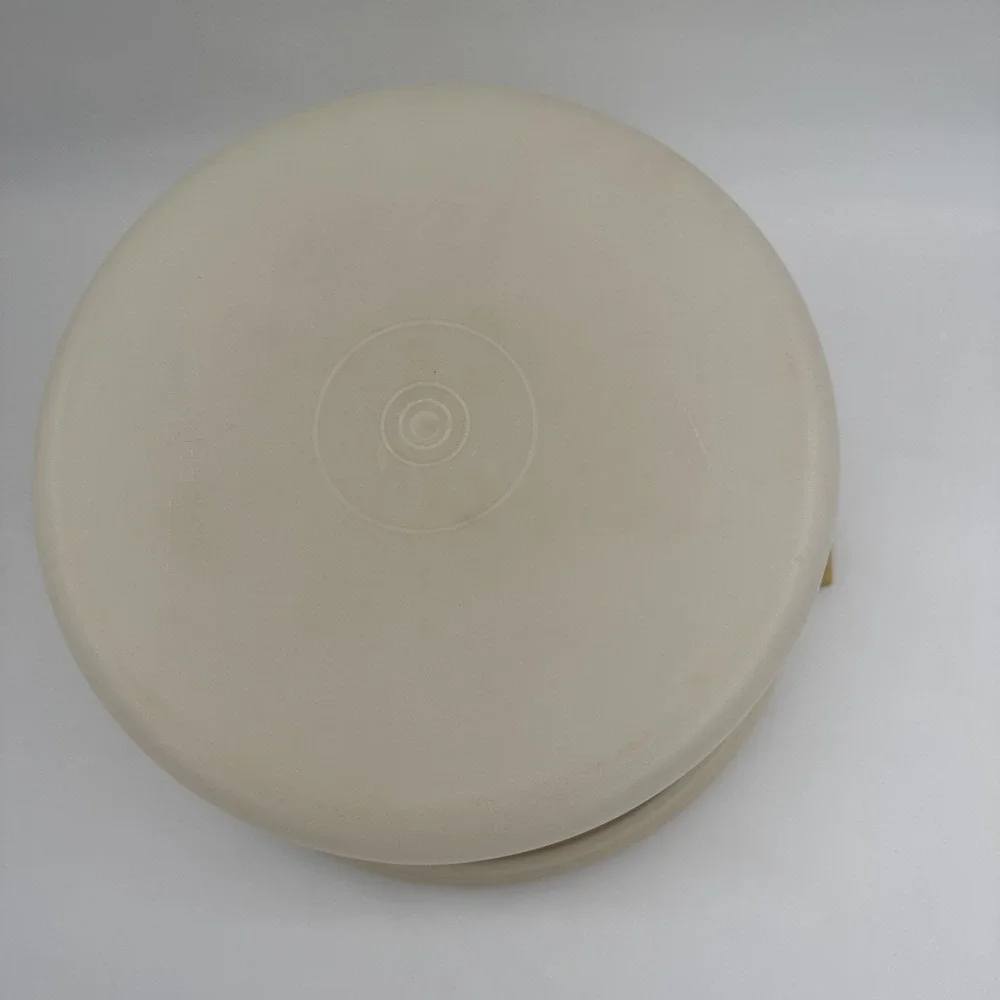 Vintage Tupperware Round Cake Taker Carrier 684-7 Yellow‎ 10 Inch